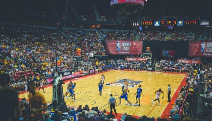 开云体育娱乐-意甲：尤文在最后几分钟绝平拉齐奥，榜首争夺战激烈，意甲尤文vs拉齐奥直播