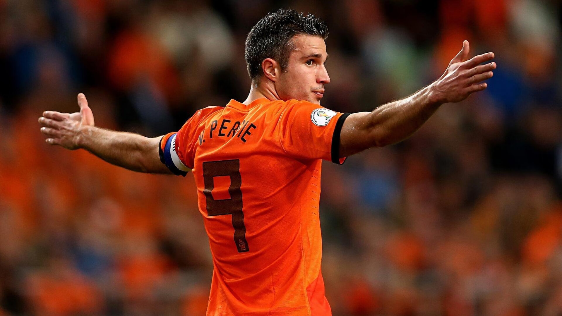 增强青训项目“引进来”和“走出去”，推动行业国际化